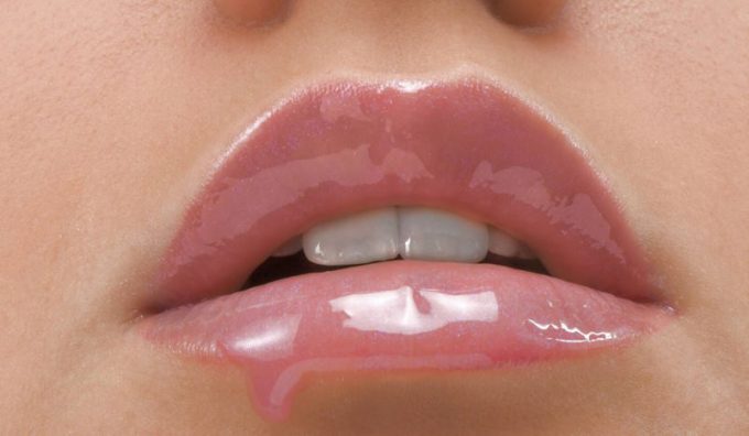 How to Achieve Soft and Smooth Lips: Exfoliation and Hydration